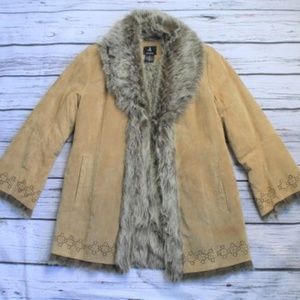 NEW DB STUDIO GENUINE LEATHER SUEDE COAT  Large